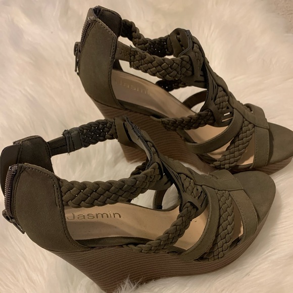 Wedges - Picture 3 of 3